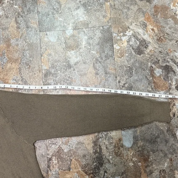 Parker of Vienna Taupe Men's Crewneck Sweater size M - Picture 4 of 5